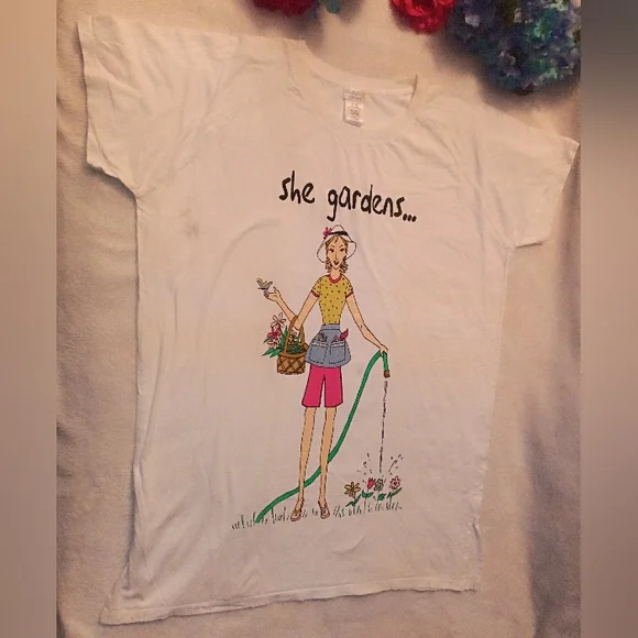 **Vintage** Simply Basic (Sleepwear) Graphic T-Shirt Dress with Gardening Print - Picture 8 of 9